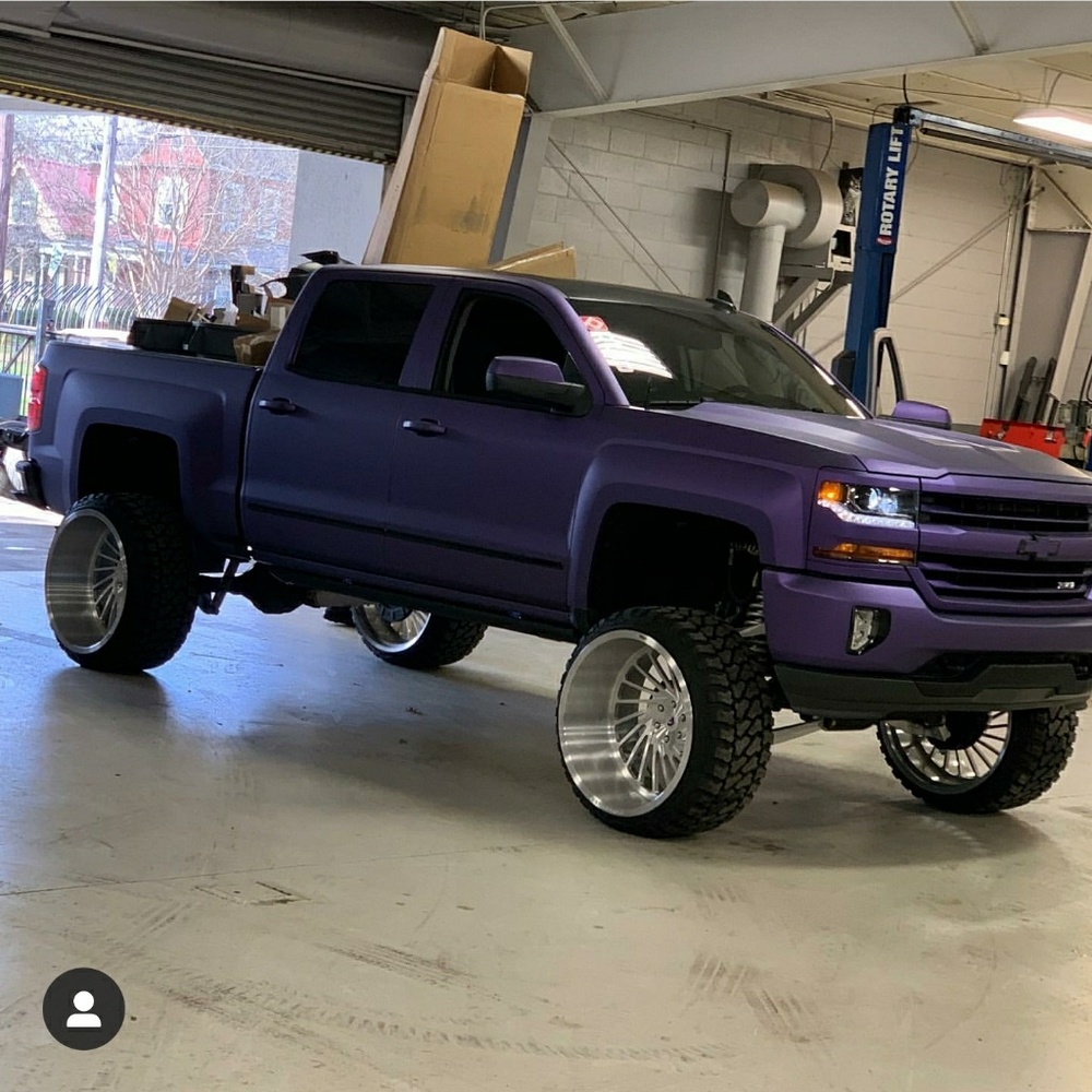 Meet your Posher, Pierce